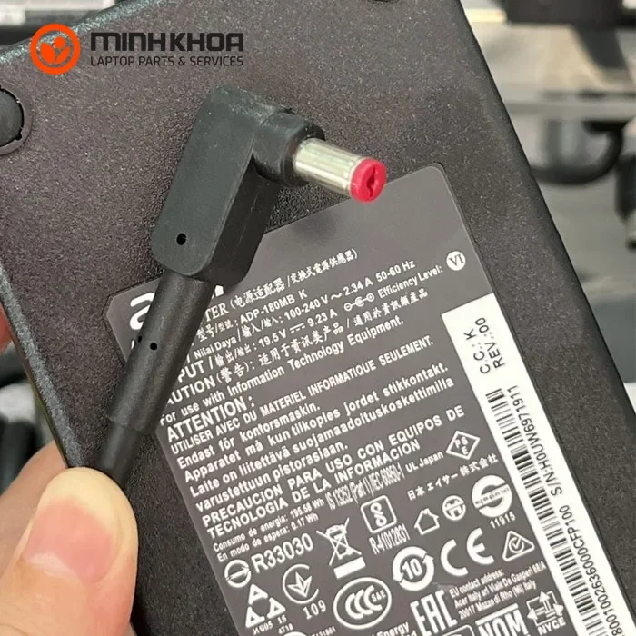 Sạc laptop Acer 19.5V-9.23A 180W zin (1) Sạc Laptop Acer 19.5v 9.23a 180w Zin (1)