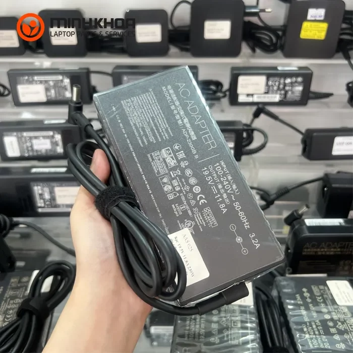 Sạc laptop Asus 230W 19.5v-11.8A đầu kim lớn 6.0x3.7mm zin (2) Sạc Laptop Asus 230w 19.5v 11.8a đầu Kim Lớn 6.0x3.7mm Zin (2)