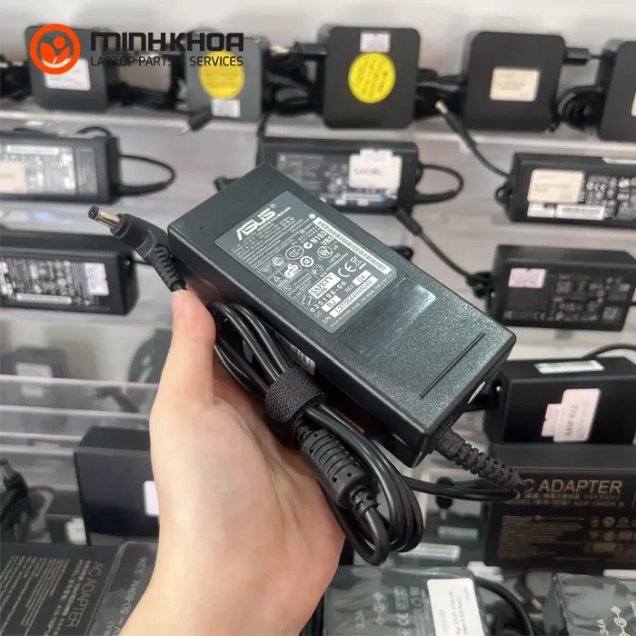 Sạc laptop Asus 90W 19V- 4.74A đầu thường 5.5x2.5mm zin (1) Sạc Laptop Asus 90w 19v 4.74a đầu Thường 5.5x2.5mm Zin (1)