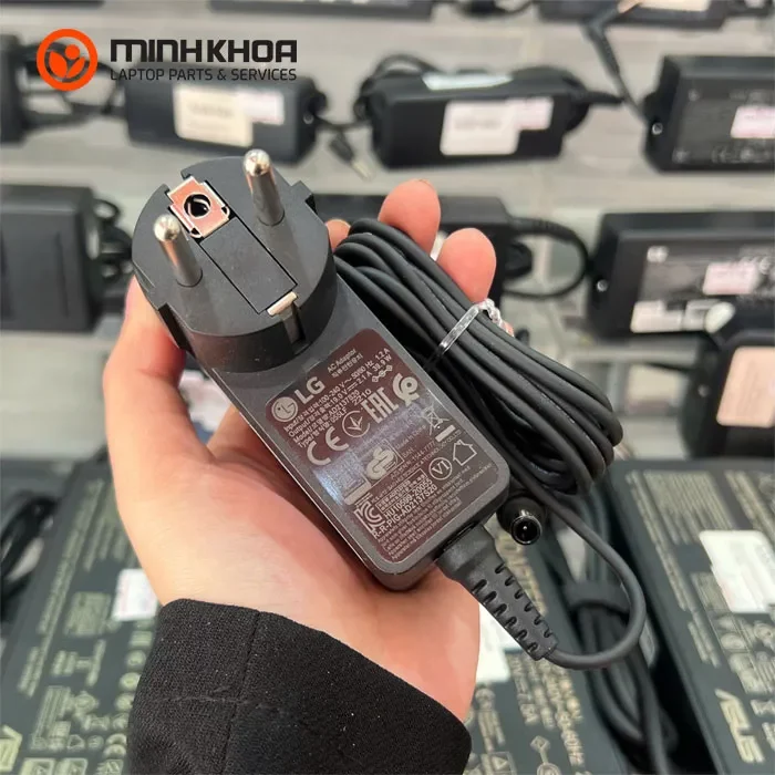 Bộ nguồn màn hình LG 19V-2.1A đen liền khối không dây nguồn Bộ Nguồn Màn Hình Lg 19v 2.1a đen Liền Khối Không Dây Nguồn