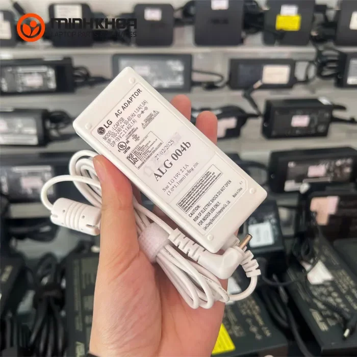 Sạc laptop LG Gram 19V-2.1A đầu nhỏ (3.01.1mm) zin chính hãng Sạc Laptop Lg Gram 19v 2.1a đầu Nhỏ (3.01.1mm) Zin Chính Hãng