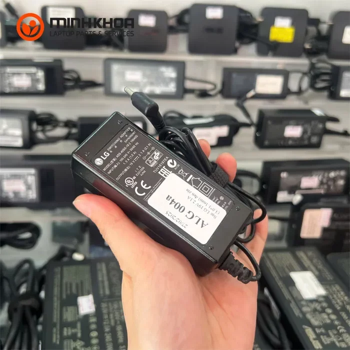 Sạc laptop LG Gram 19V-2.1A đầu nhỏ (3.01.1mm) zin đen Sạc Laptop Lg Gram 19v 2.1a đầu Nhỏ (3.01.1mm) Zin đen