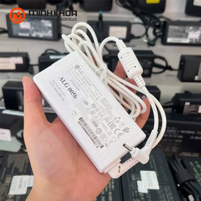 Sạc laptop LG Gram 19V-3.42A đầu nhỏ (3.01.1mm) zin trắng 65w Sạc Laptop Lg Gram 19v 3.42a đầu Nhỏ (3.01.1mm) Zin Trắng 65w
