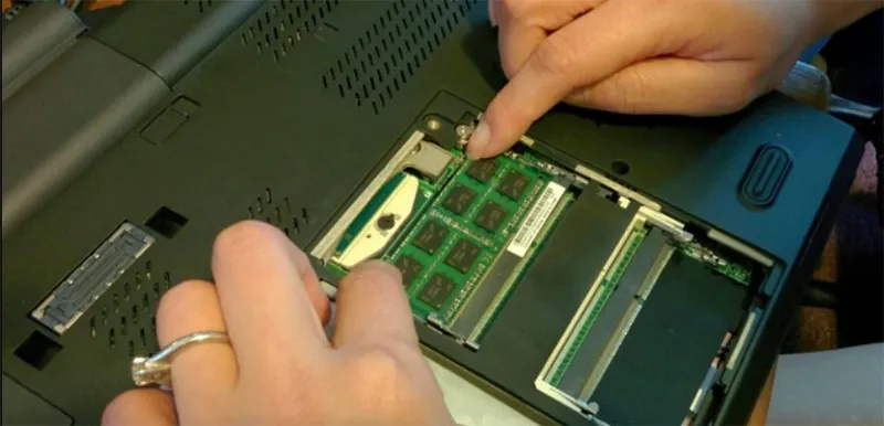 Cách Tự Lắp Ráp Laptop (10)