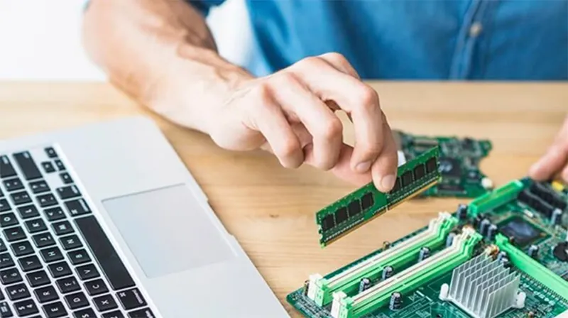 Vệ Sinh Ram Laptop (6)