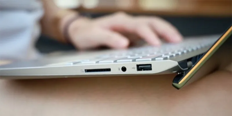 Bản Lề Của Laptop Tiếng Anh Là Gì (6)