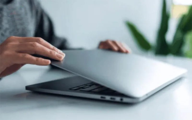 Làm Gì để Bảo Quản Bản Lề Laptop (4)