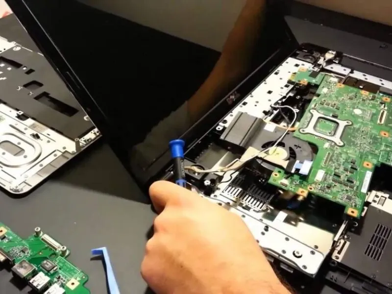 Laptop Sáng đèn Nguồn Nhưng Không Lên Màn Hình (19)