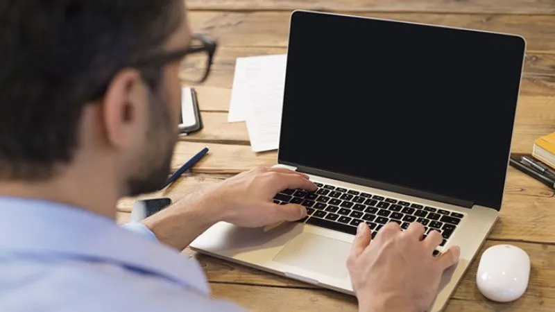 Laptop Sáng đèn Nguồn Nhưng Không Lên Màn Hình (31)