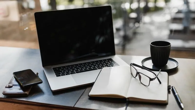 Laptop Tự Sập Nguồn (15)