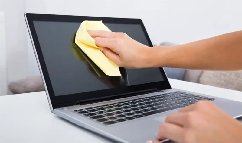 Màn Hình Laptop Bị ẩm​ (10)