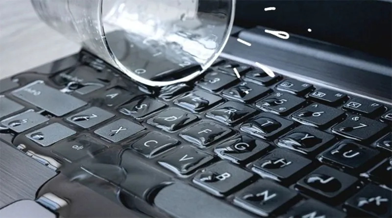 Màn Hình Laptop Bị ẩm​ (5)