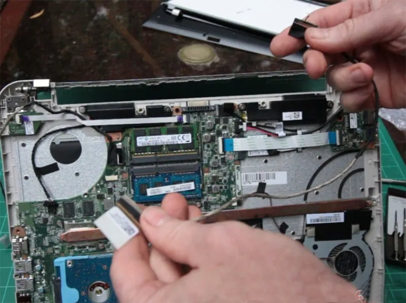 Chế Cáp Màn Hình Laptop​ (4)