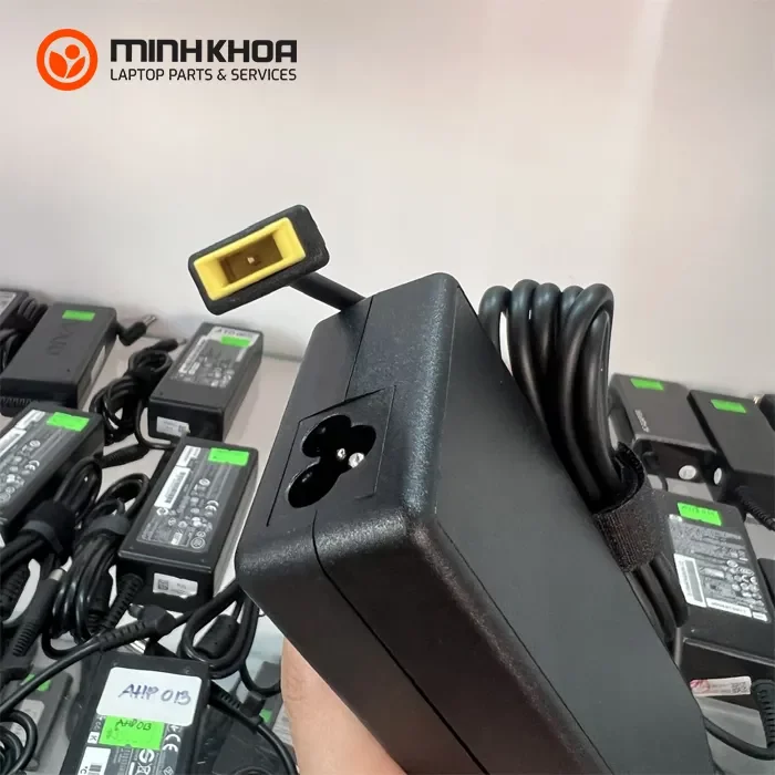 Sạc laptop Lenovo 135W 19.5V- 6.7A đầu USB zin (1) Sạc Laptop Lenovo 135w 19.5v 6.7a đầu Usb Zin (1)