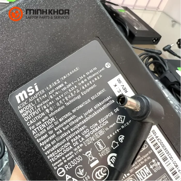 Sạc laptop MSI 19.5V-9.23A 180w kim nhỏ 4.5 x 3 (2) Sạc Laptop Msi 19.5v 9.23a 180w Kim Nhỏ 4.5 X 3 (2)