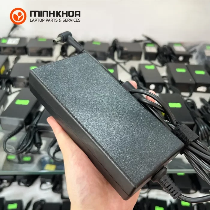 Sạc laptop MSI 19.5V-9.23A 180w kim nhỏ 4.5 x 3 (4) Sạc Laptop Msi 19.5v 9.23a 180w Kim Nhỏ 4.5 X 3 (4)