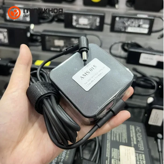 Sạc laptop MSI 19V-3.42A 65W zin ( kim nhỏ 4.5x3.0mm ) MSI Modern 14 B11ML B11MU, Modern 14 B5M B5M-02 , Modern 15 (5) Sạc Laptop Msi 19v 3.42a 65w Zin ( Kim Nhỏ 4.5x3.0mm ) Msi Modern 14 B11ml B11mu, Modern 14 B5m B5m 02 , Modern 15 (5)