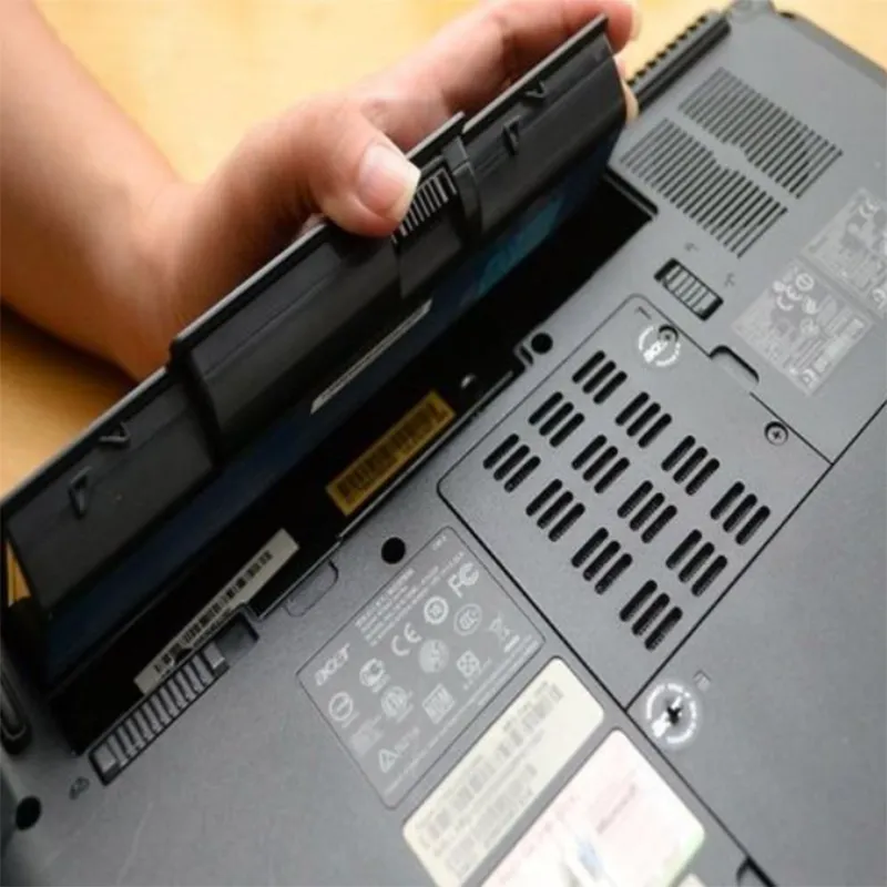 Thay Pin Laptop Chính Hãng Hay Pin Lô (6)