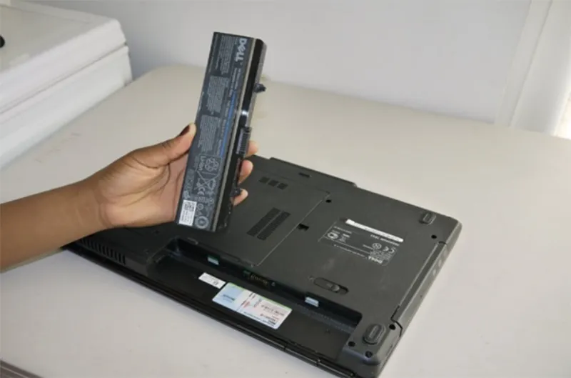 Thay Pin Laptop Chính Hãng Hay Pin Lô (8)