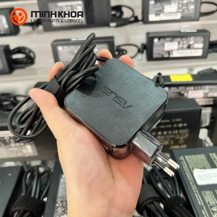 Sạc laptop Asus 45W 19V-2.37A chân nhỏ 4.0mm1.35mm zin (2) Sạc Laptop Asus 45w 19v 2.37a Chân Nhỏ 4.0mm1.35mm Zin (2)