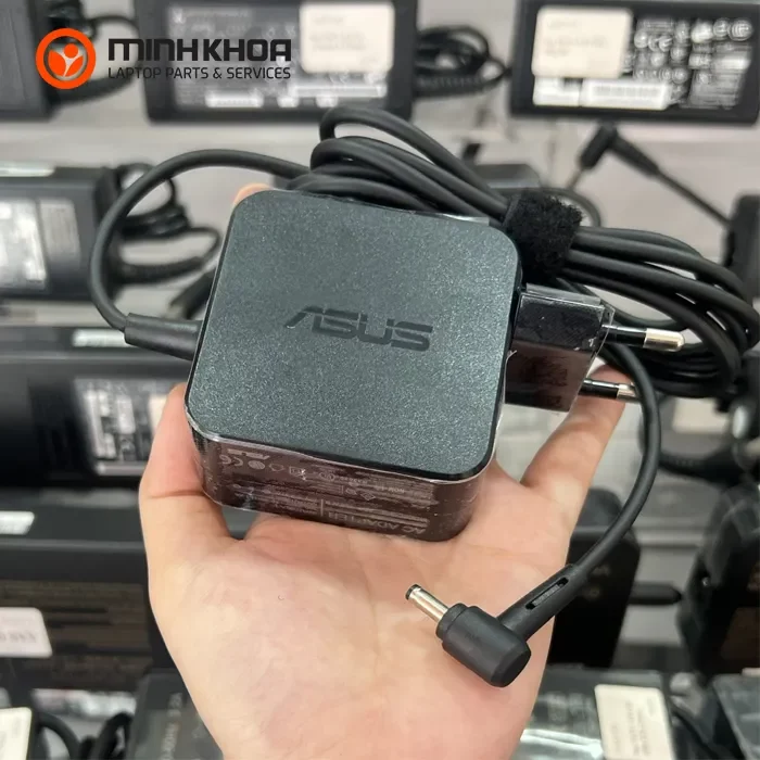 Sạc laptop Asus 45W 19V-2.37A chân nhỏ 4.0mm1.35mm zin (4) Sạc Laptop Asus 45w 19v 2.37a Chân Nhỏ 4.0mm1.35mm Zin (4)