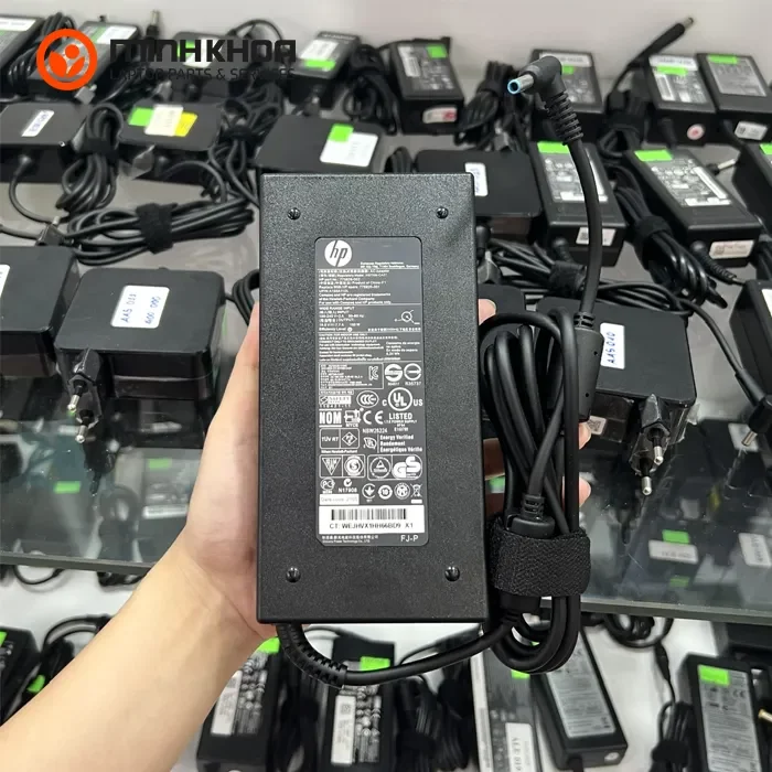 Sạc laptop HP 150W 19.5V-7.7A đầu kim nhỏ (2) Sạc Laptop Hp 150w 19.5v 7.7a đầu Kim Nhỏ (2)