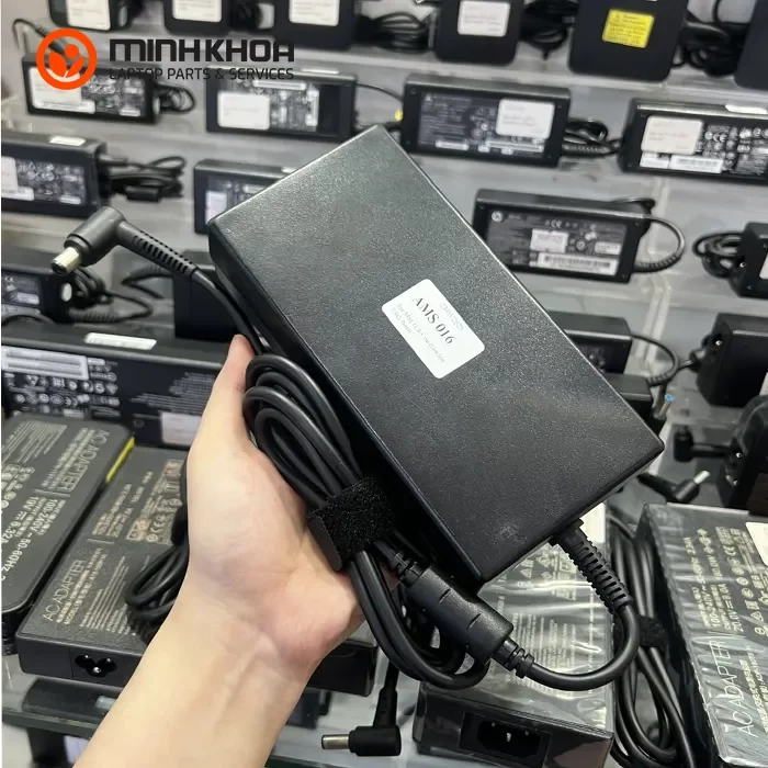 Sạc laptop MSI 230W 19.5V-11.8A kim lớn 7.4x5.0mm Zin (4) Sạc Laptop Msi 230w 19.5v 11.8a Kim Lớn 7.4x5.0mm Zin (4)