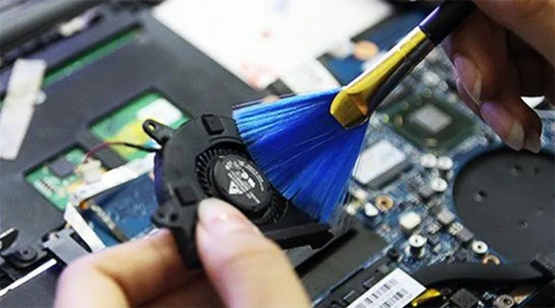 Vệ Sinh Quạt Tản Nhiệt Laptop​ (1)