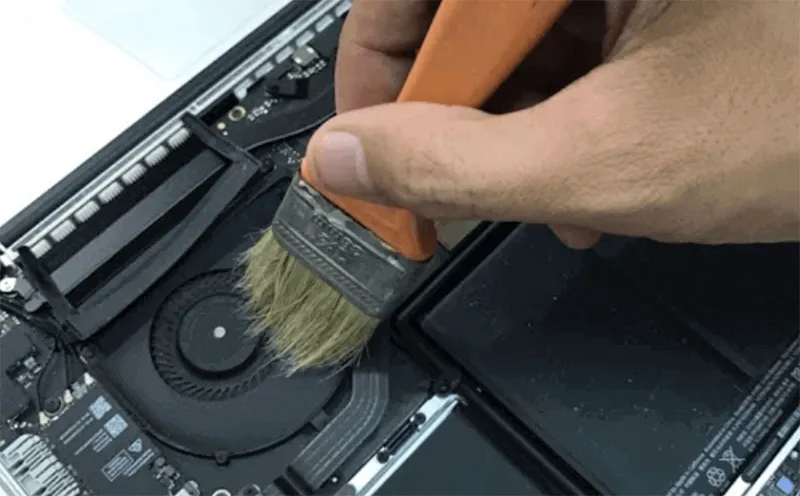 Vệ Sinh Quạt Tản Nhiệt Laptop​ (4)