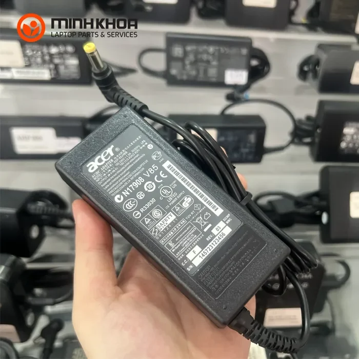 Sạc laptop Acer 65W 19V-3.42A chân thường 5.5x1.7mm zin (4) Sạc Laptop Acer 65w 19v 3.42a Chân Thường 5.5x1.7mm Zin (4)
