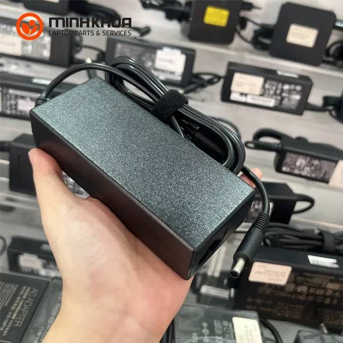 Sạc laptop Dell 90W 19.5V-4.62A đầu kim nhỏ zin (3) Sạc Laptop Dell 90w 19.5v 4.62a đầu Kim Nhỏ Zin (3)