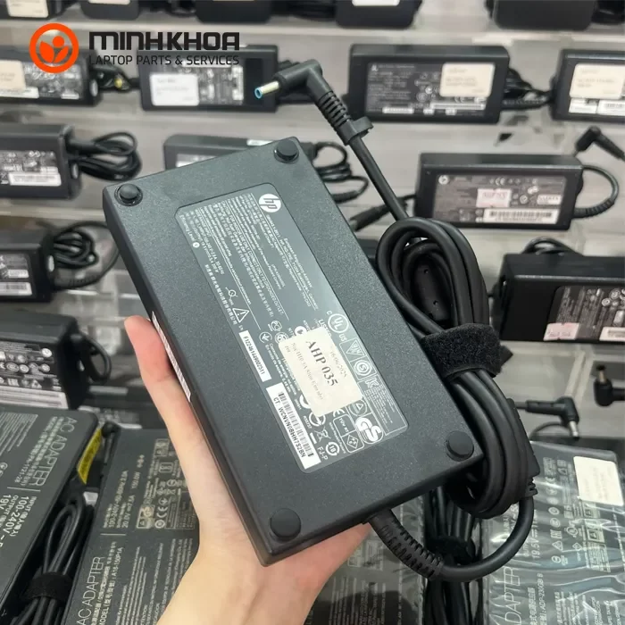 Sạc laptop HP 200W 19.5V-10.3A kim nhỏ Slim Zin (3) Sạc Laptop Hp 200w 19.5v 10.3a Kim Nhỏ Slim Zin (3)