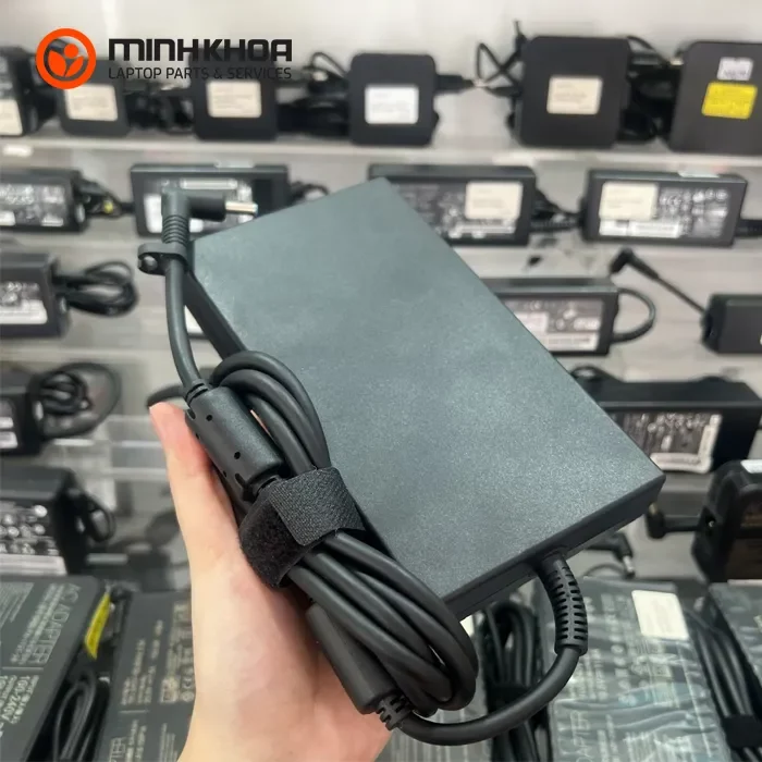 Sạc laptop HP 200W 19.5V-10.3A kim nhỏ Slim Zin (4) Sạc Laptop Hp 200w 19.5v 10.3a Kim Nhỏ Slim Zin (4)