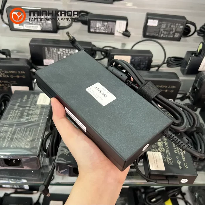 Sạc laptop MSI 150W 19.5V-7.7A zin 5.5x2 (4) Sạc Laptop Msi 150w 19.5v 7.7a Zin 5.5x2 (4)