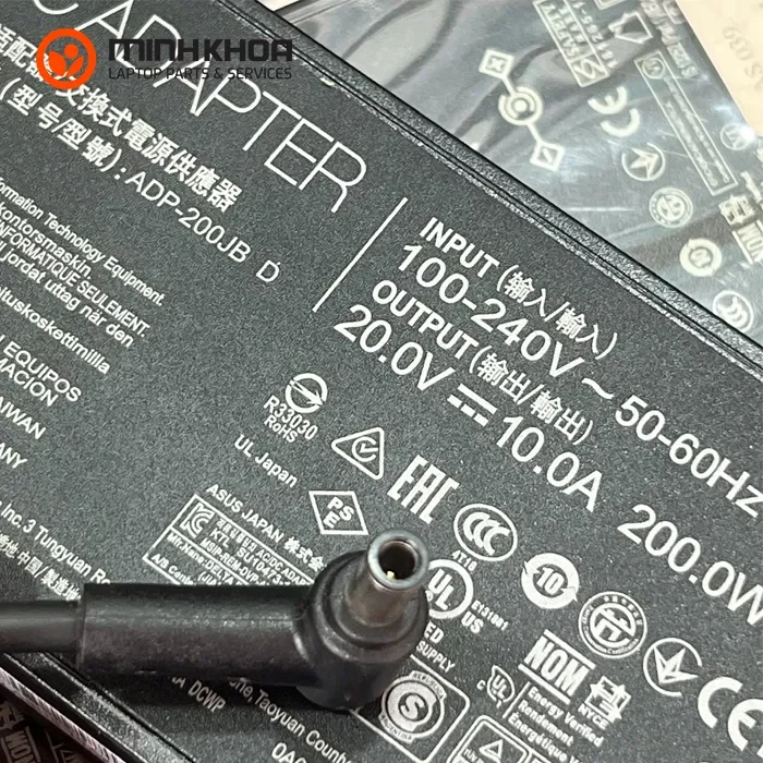 Sạc laptop Asus 200W 20V-10A kim lớn 6.0x3 (4) Sạc Laptop Asus 200w 20v 10a Kim Lớn 6.0x3 (4)