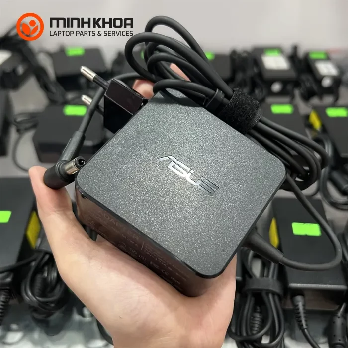 Sạc laptop Asus 65W 19V-3.42A chân thường 5.5x2.5mm zin (1) Sạc Laptop Asus 65w 19v 3.42a Chân Thường 5.5x2.5mm Zin (1)