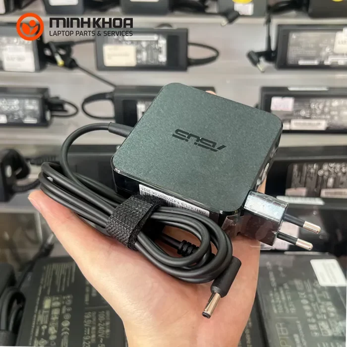 Sạc laptop Asus 65W 19V-3.42A kim nhỏ 4.5 x 3 (1) Sạc Laptop Asus 65w 19v 3.42a Kim Nhỏ 4.5 X 3 (1)