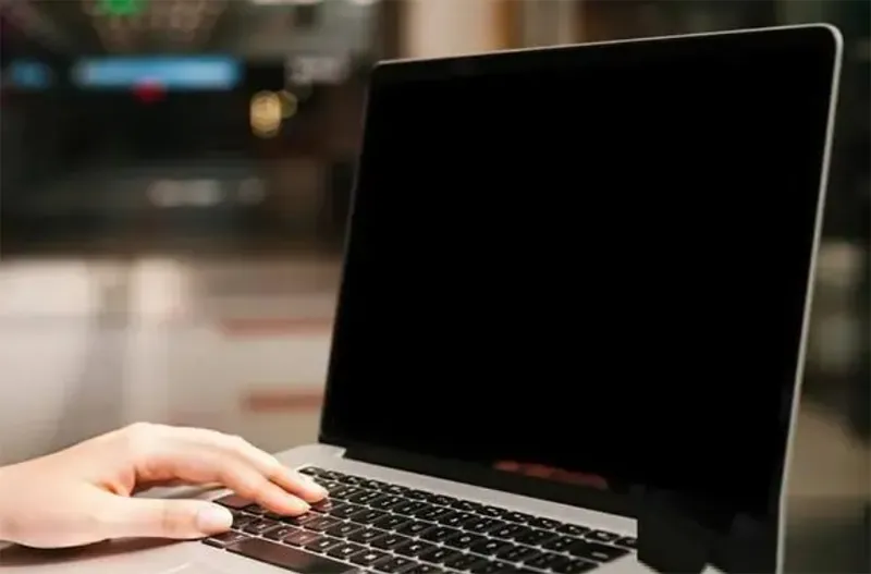 Máy Tính Laptop Không Lên Nguồn (3)