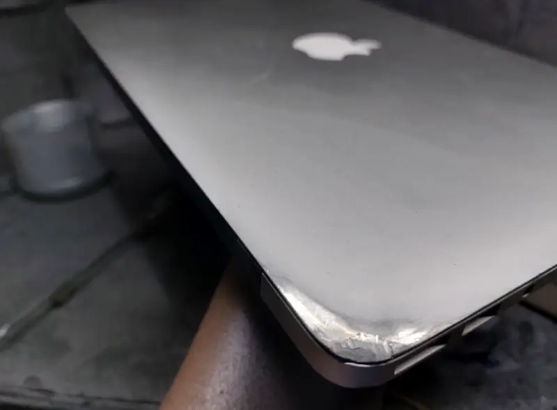 Macbook Bị Móp Nên Khắc Phục Thế Nào (12)