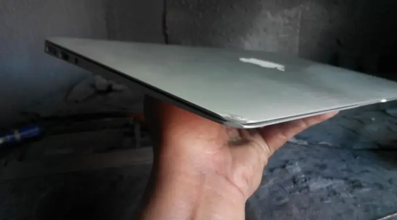 Macbook Bị Móp Nên Khắc Phục Thế Nào (13)