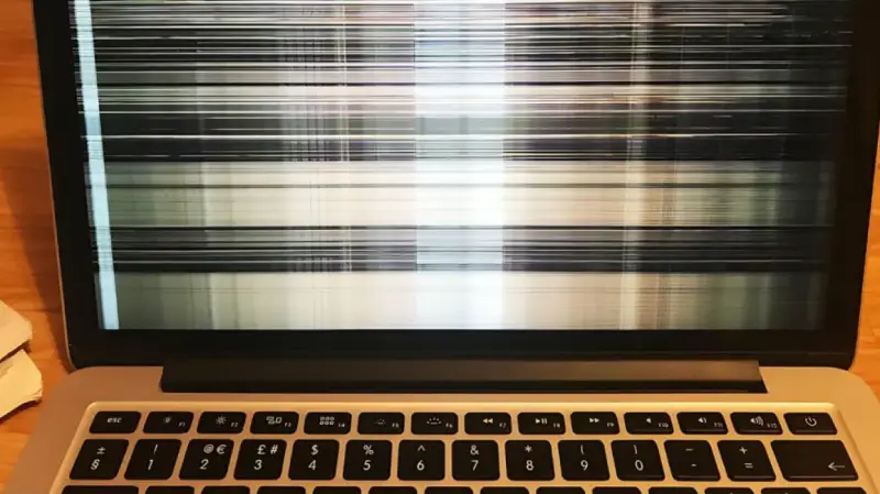 Màn Hình Macbook Bị Nhiễu (6)